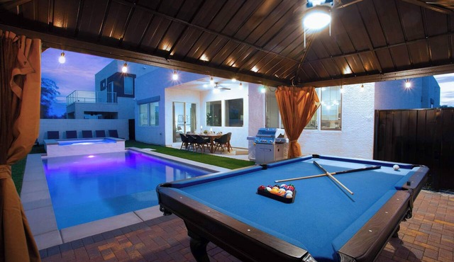 Level Up Vegas Desert Game House Stay!