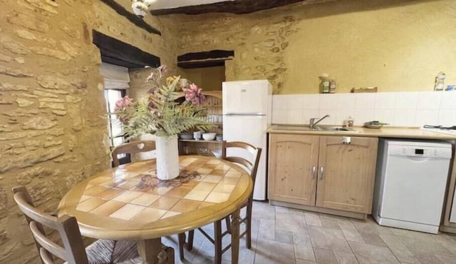 L’Iris – Charming Stone Cottage for Two in the Périgord Noir in Meyrals
