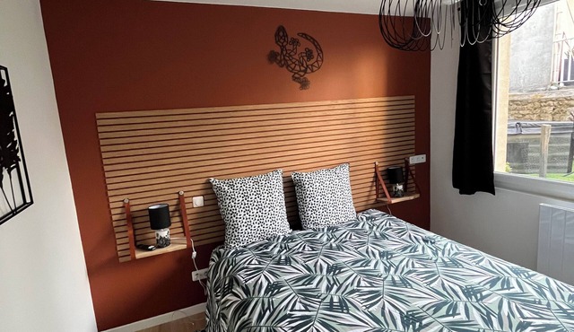 Loft relaxation in the heart of Avranches - Private Jacuzzi & comfort for 2 to 4 people in Avranches
