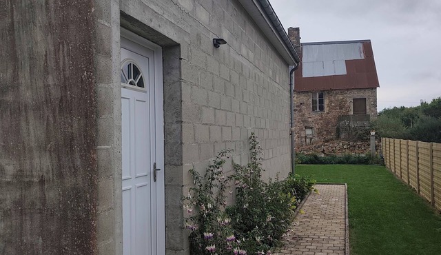 Loft with small kitchen. Suitable for students or people on the move in Bricquebec