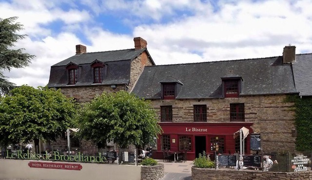 Logis Hotel, restaurant et spa Le Relais De Broceliande in Paimpont