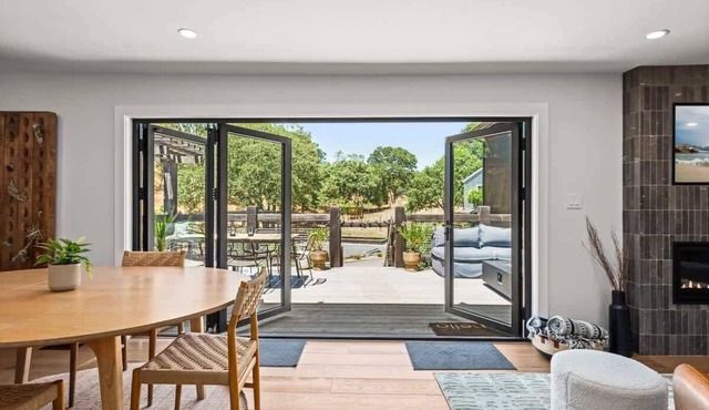 Lux Wine Country Oasis with Hot Tub - Wine Tastings Included
