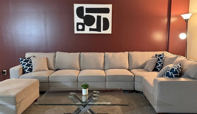 Luxurious Apt in Park La Brea