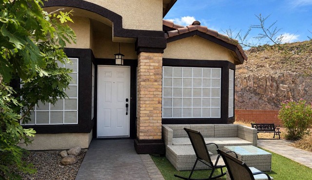 Luxury 3 bedroom home over looking the Las Vegas Valley