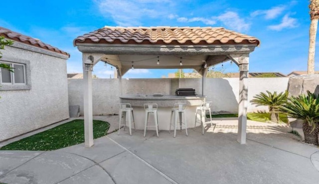 Luxury 6Br Villa w Pool and Outdoor Bar