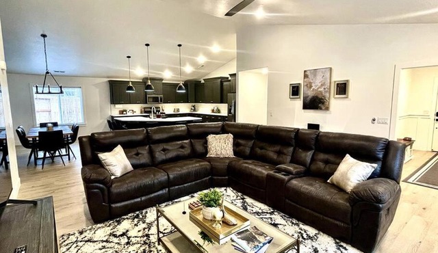 Luxury Downtown Getaway