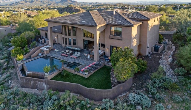 LUXURY Fountain Hills, VIEWS, Infinity Edge Pool, Hot Tub, Sleeps 16, Golf