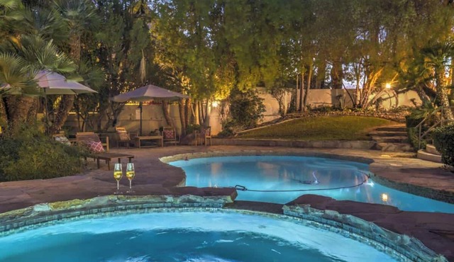 Luxury Golf Villa w Views, Pool & Spa Near Strip
