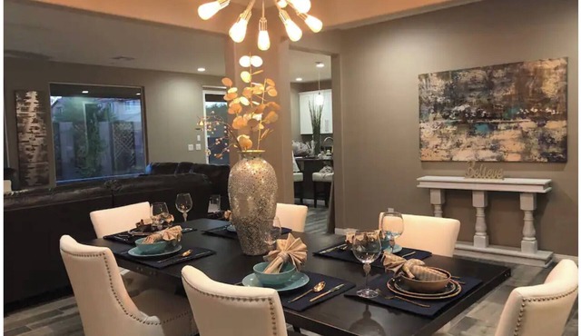 LUXURY, MODERN, NEW - $750k Home