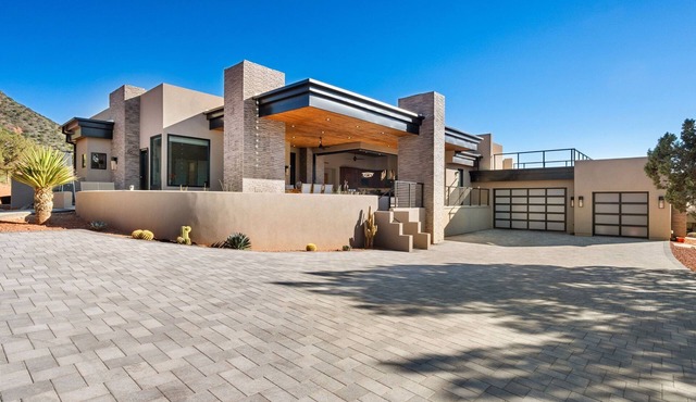 Luxury NEW home Built 2024-Pool-Sedona Red Rock Views