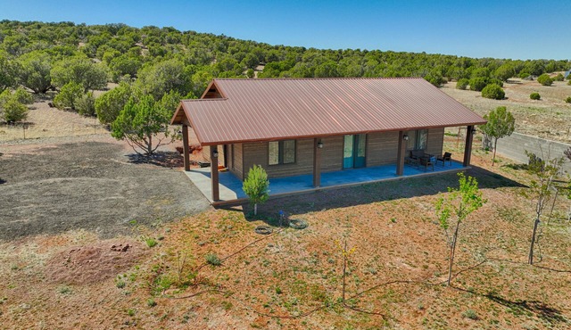 Luxury Style Cabin New Build Vacation Home 4 Acres