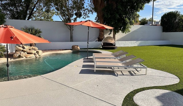 LUXURY Sunny Days Scottsdale! Great Location+ Heated Saltwater Pool!