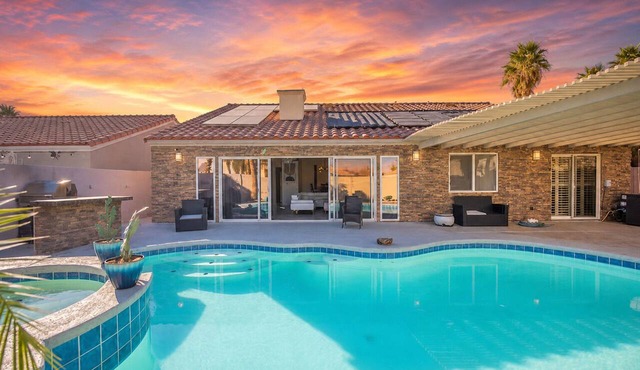 LV2 | Dreamy Vegas Oasis | Resort Pool & Spa