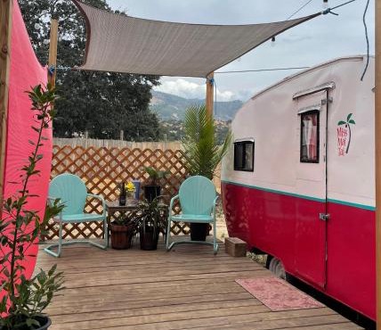 Mai Tai Tiki Camper Near Sequoia & Kings Canyon