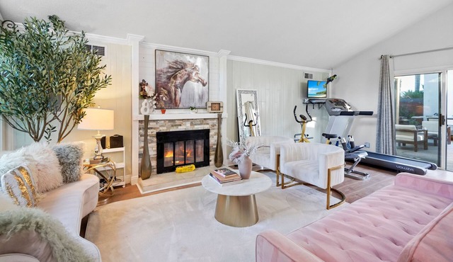 Main House Santa Clarita Retreat+Pets with fee in Santa Clarita