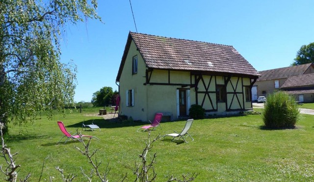 Maison authentique de Sologne avec piscine partagée, jardin et 3 chambres - FR-1-489-12 in Diou
