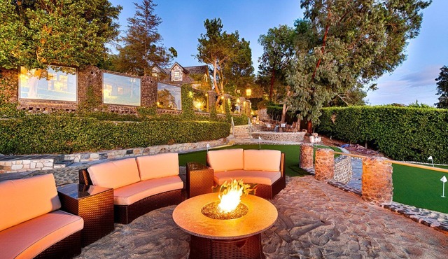 Malibu Stone Manor - A True Paradise