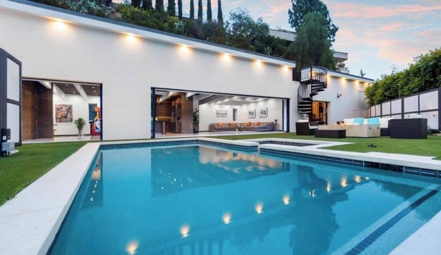 Marilyn Monroe’s Mid-Century Oasis Hollywood Hills