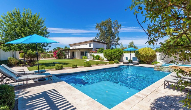 Mescal Villa & Casitas | Pool, Pickleball & Spa