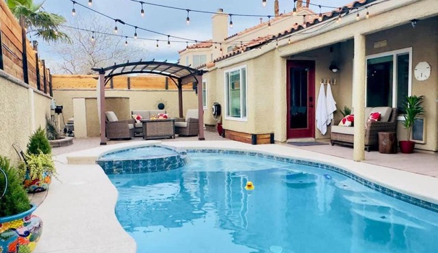Modern 3BR Home with Pool Jacuzzi Games Room