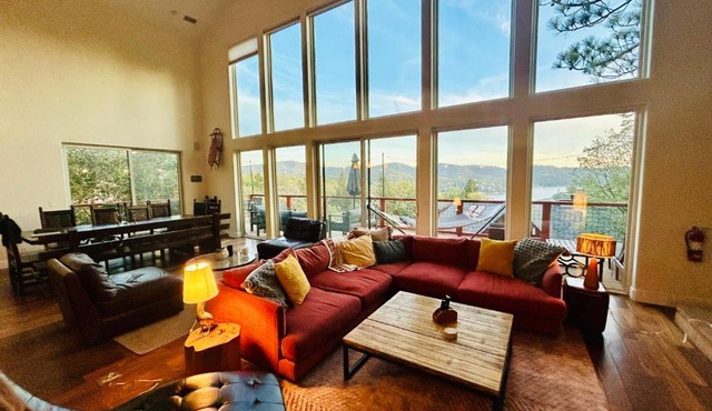 Modern 6 bedroom retreat, stunning lake views, close to village!