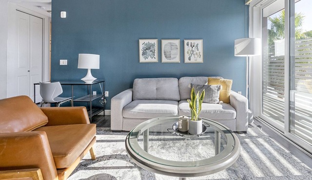 Modern Apartment in Prime Location (ID3722)