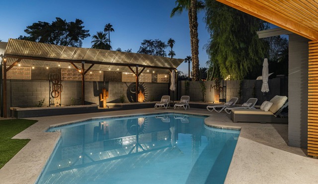 Modern Retreat with Pool, Hot Tub & Outdoor Kitchen
