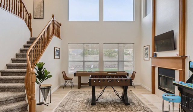 Modern Spacious Desert Getaway w/Hot Tub & Game Room in Peoria