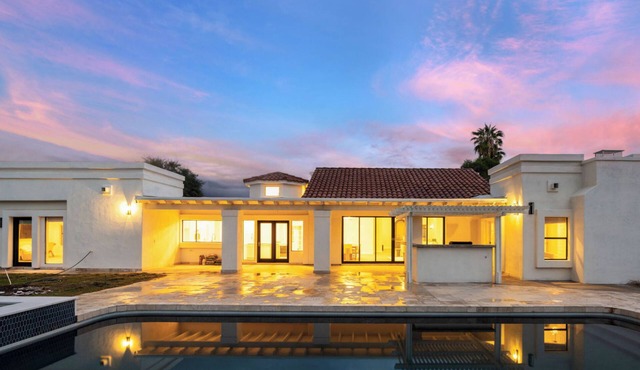 Modern Spacious Scottsdale Sanctuary-Pool/Spa/dogs/Pickleball/bball