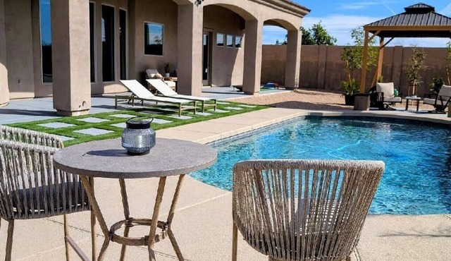Modern, Spacious Estate Home W/Pool - Near Encanterra Country Club in SAN TAN VALLEY