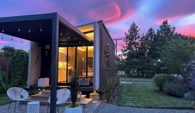 Modern Tiny Cabin on Town Square | Near White Pass in Tieton