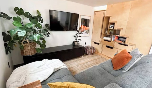 Modern Tiny Home Near Downtown Bend, Trails & Breweries, Sleep 6 in Bend