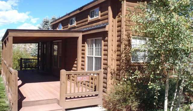 Modern "Tiny Home" Style Cabin on Taylor River with Private Fishing Access in Almont