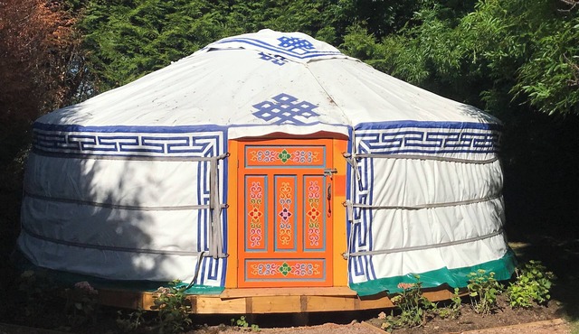 Mongolian Yurt set in beautiful gardens with private kitchen/bathroom & jacuzzi in Ernes