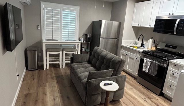 Mountain Retreat Near Mountains, Lakes , and Events. Pet Friendly 🐶