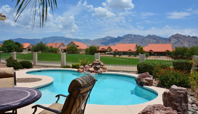 Mountain View Golf Course Home On 8th Fairway - Pet Friendly in Tucson