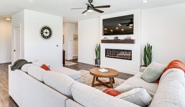 Mountain View Home with Large Yard Near Salt Lake in Stansbury Park