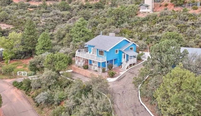 Mountain Views w/ Pool Table, Game Room and BBQ