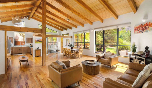 Nama-Stay Retreat House, 5 Min to Zion NP