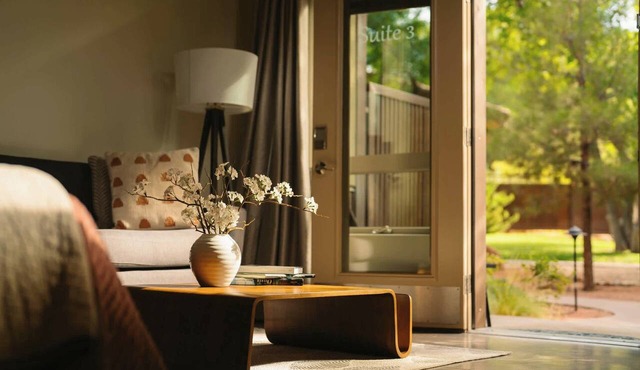 Nama-Stay Suite 3 | King, 5 Min to Zion NP in Springdale