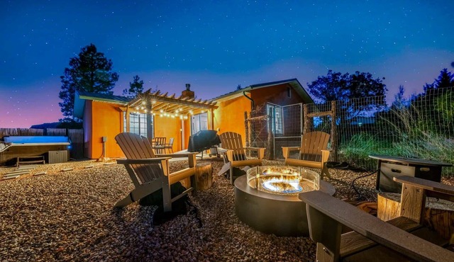 Near Zion & Bryce, Hot Tub, Grill, Mountain Views
