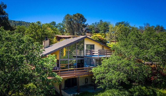 Nested near the Sequoia National Park, the Mountain Top home offers great views