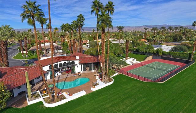 New 2 Acre Private Estate - Tennis Court, Pool/Spa, Orchards, Amazing Mtn Views
