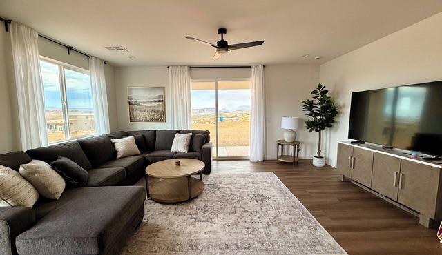 NEW 2026! Luxury Lake Powell Home “Prime Location”