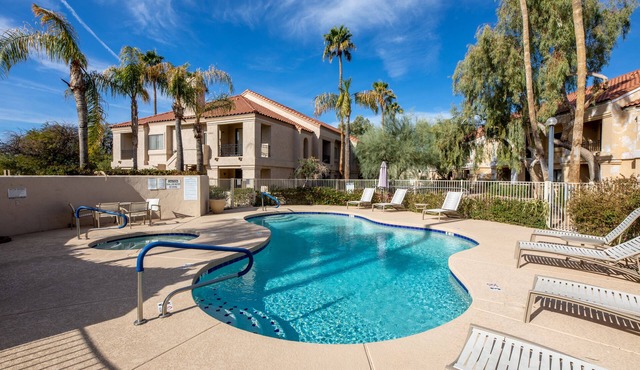 *NEW* Beautiful Racquet Club Condo