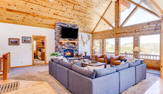 NEW Duck Creek ⛰ Escape w/View+AC! ~30 mi. Bryce/Zion