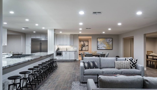 * NEW LUXURY 5 STAR CELEBRITY ESTATE *