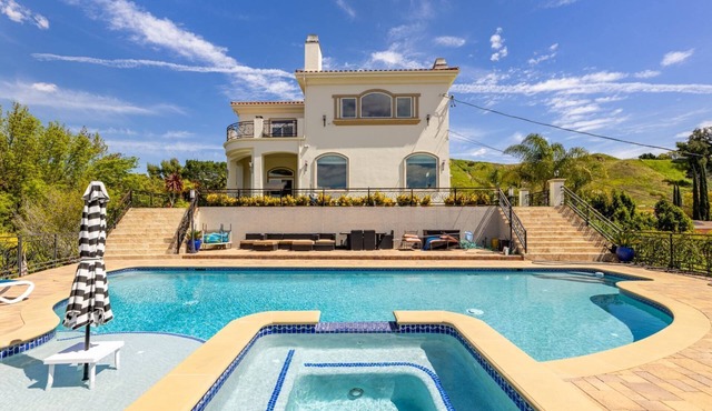 New! Private Poolside Guesthouse Retreat