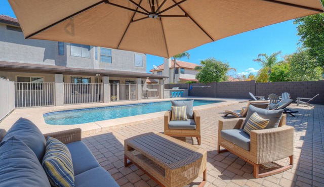 NEW -Scottsdale 5bdrm home with Heated Pool - sleeps 12