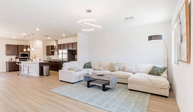 New Stylish Bliss Stay 5 Bedroom